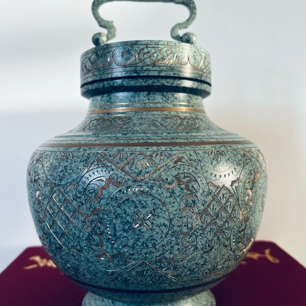 Vintage Timeless Oriental Engraved Brass Jar with Lid - Picture 2 of 7